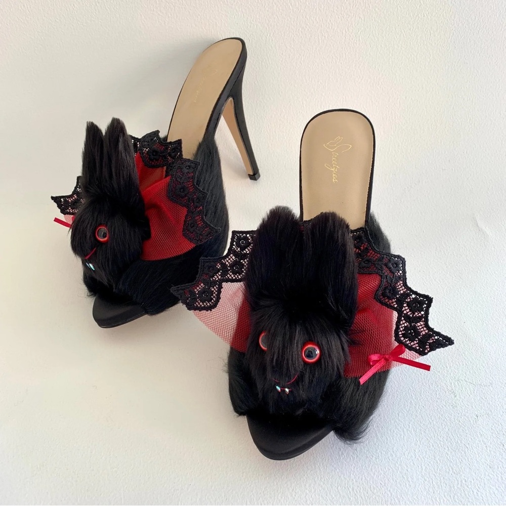 STREETZIES SATEEN VAMPIRE BUNNY SLIPPERS HEELS SHOES - ULTRA RARE